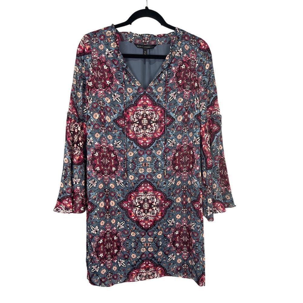 White House Black Market Medallion Long Bell Sleeve Shift Dress Size XS